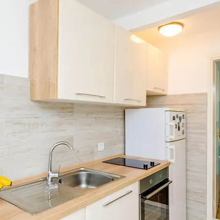 Lapad Gardin ドゥブロブニク