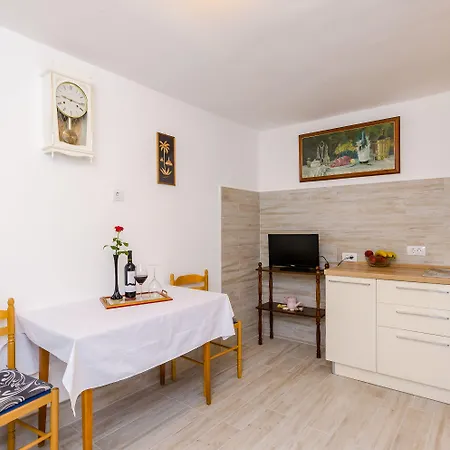 Lapad Gardin アパート